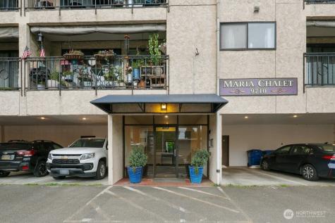 9710 Greenwood Avenue N Seattle WA 98103