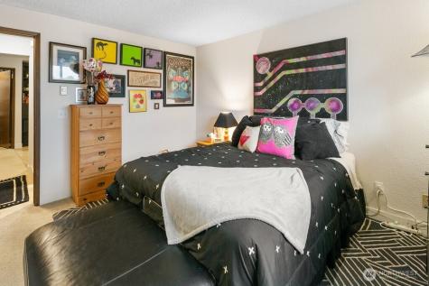 9710 Greenwood Avenue N Seattle WA 98103
