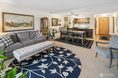 9710 Greenwood Avenue N Seattle WA 98103