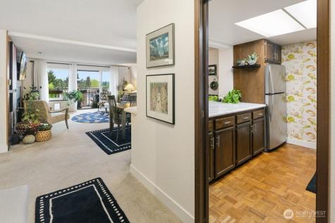 9710 Greenwood Avenue N Seattle WA 98103