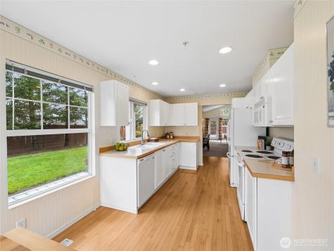 22024 43rd Avenue S Kent WA 98032