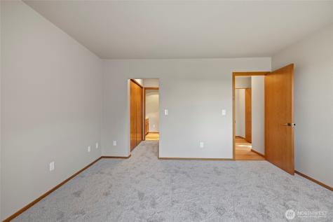 651 SE Bayshore Oak Harbor WA 98277