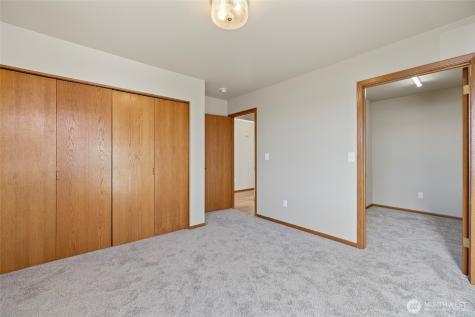 651 SE Bayshore Oak Harbor WA 98277