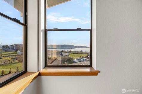 651 SE Bayshore Oak Harbor WA 98277