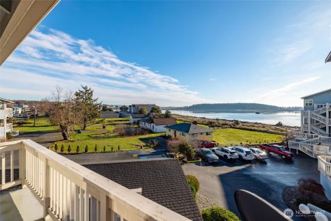 651 SE Bayshore Oak Harbor WA 98277