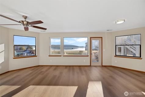 651 SE Bayshore Oak Harbor WA 98277