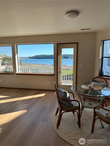 651 SE Bayshore Oak Harbor WA 98277