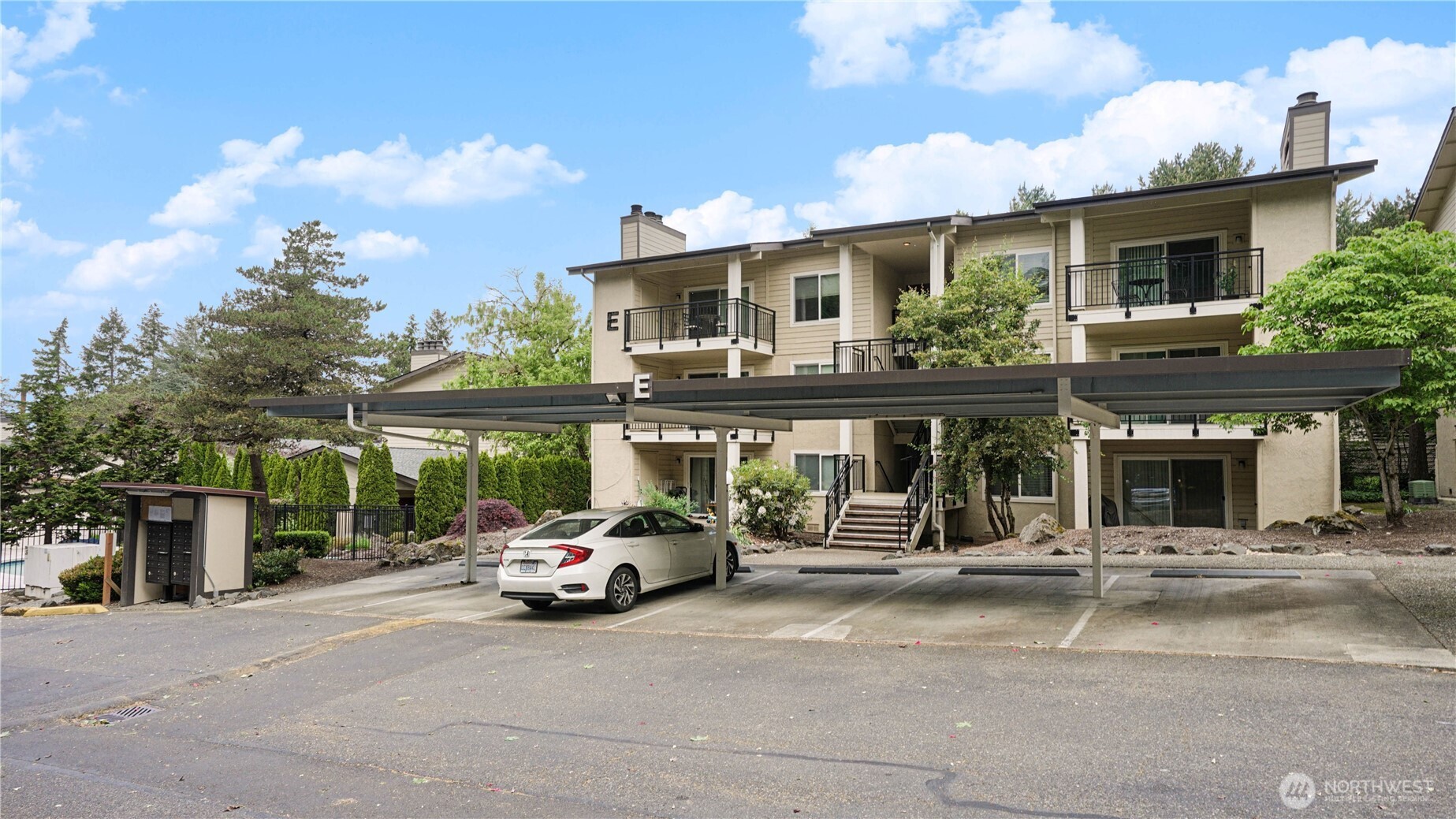 13616 NE 7th Street Bellevue WA 98005