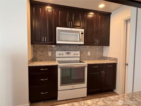 23512 55 Avenue S Kent WA 98032