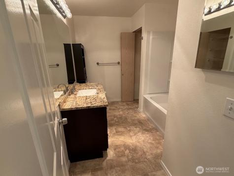 23512 55 Avenue S Kent WA 98032