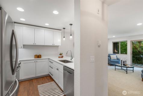 275 W Roy Street Seattle WA 98119
