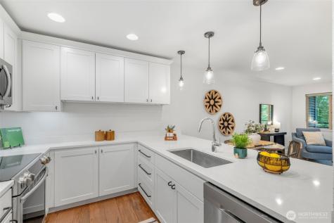 275 W Roy Street Seattle WA 98119