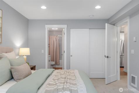 275 W Roy Street Seattle WA 98119