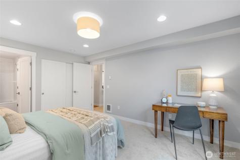 275 W Roy Street Seattle WA 98119