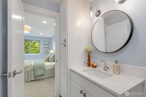 275 W Roy Street Seattle WA 98119