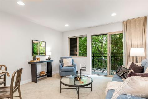 275 W Roy Street Seattle WA 98119