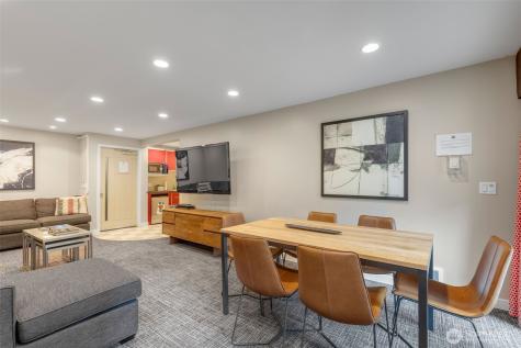 275 W Roy Street Seattle WA 98119