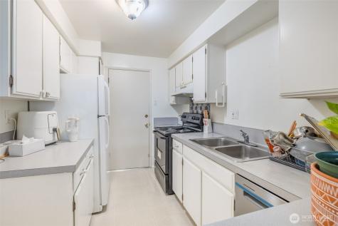 3425 S 176th Street Seatac WA 98188