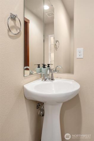 24226 52nd Avenue W Mountlake Terrace WA 98043