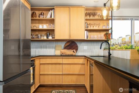 2504 Western Avenue Seattle WA 98121