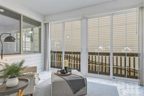 20042 94th Avenue NE Bothell WA 98011