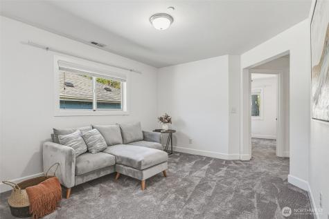 20042 94th Avenue NE Bothell WA 98011