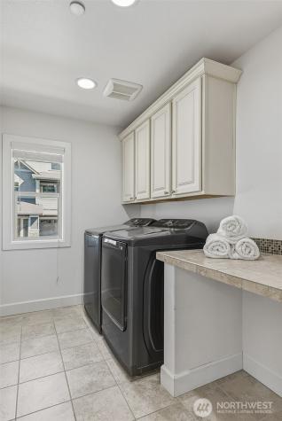 20042 94th Avenue NE Bothell WA 98011