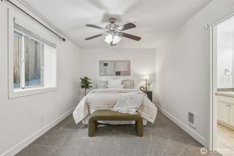 20042 94th Avenue NE Bothell WA 98011