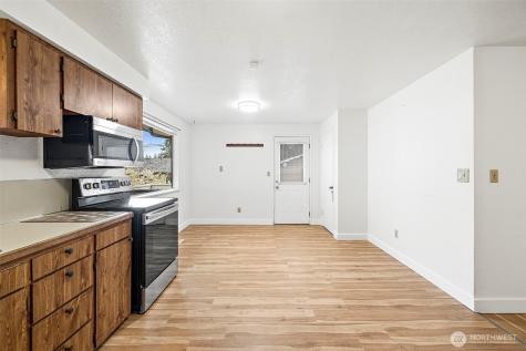 2612 204th Street SW Street SW Lynnwood WA 98036