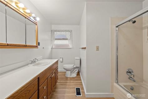 2612 204th Street SW Street SW Lynnwood WA 98036