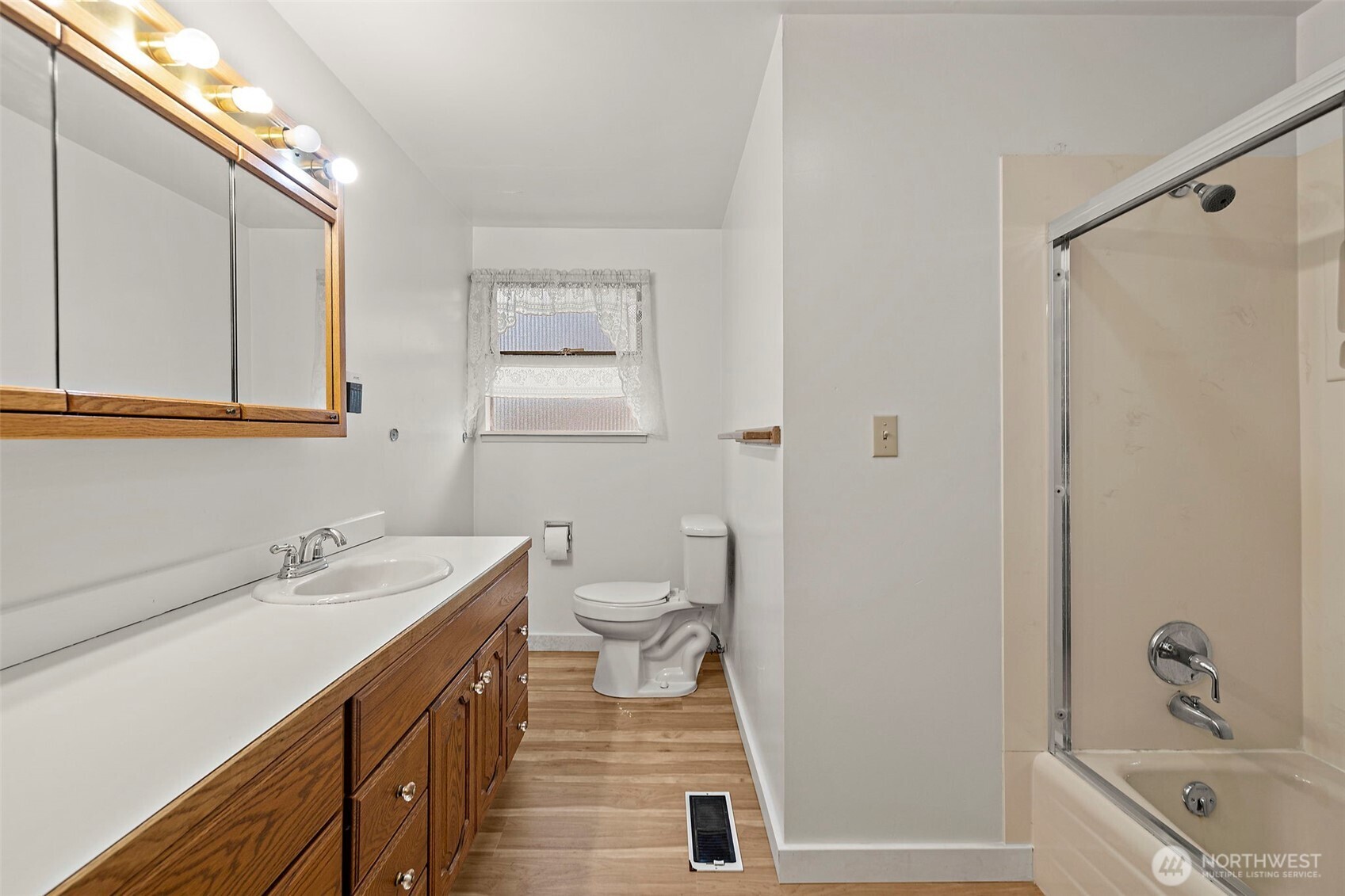 2612 204th Street SW Street SW Lynnwood WA 98036