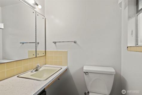 2612 204th Street SW Street SW Lynnwood WA 98036
