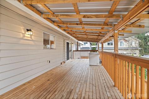 2612 204th Street SW Street SW Lynnwood WA 98036