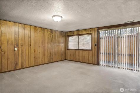 2612 204th Street SW Street SW Lynnwood WA 98036