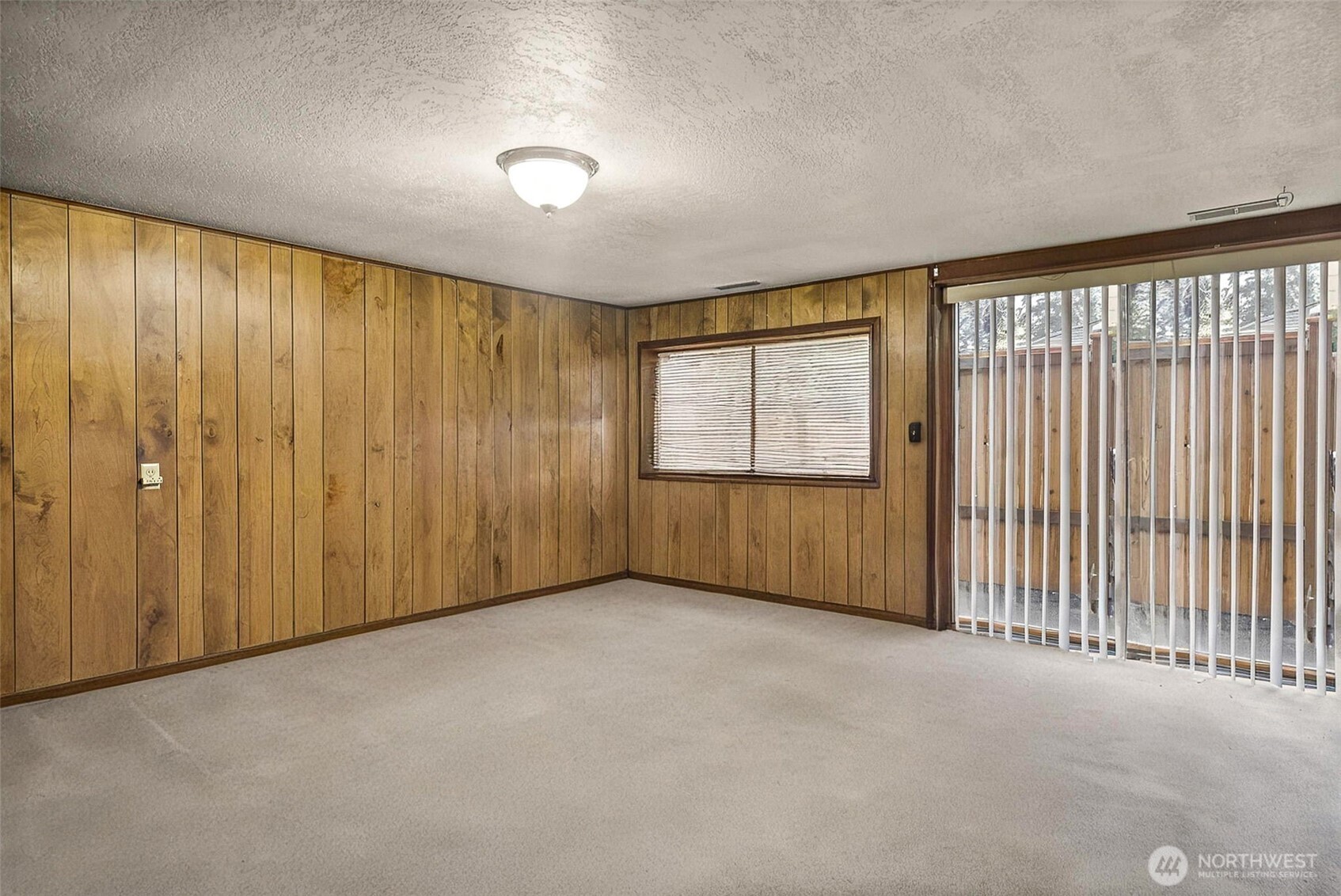 2612 204th Street SW Street SW Lynnwood WA 98036