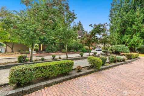 5722 122nd Place SE Bellevue WA 98006