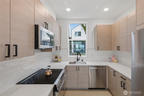 809 S Sullivan Street Seattle WA 98108
