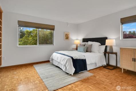 1964 26th Avenue W Seattle WA 98199