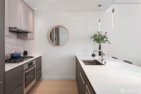 2510 6th Avenue Seattle WA 98121