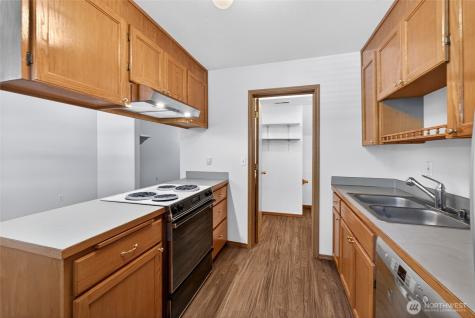 10907 62nd Street E Puyallup WA 98372