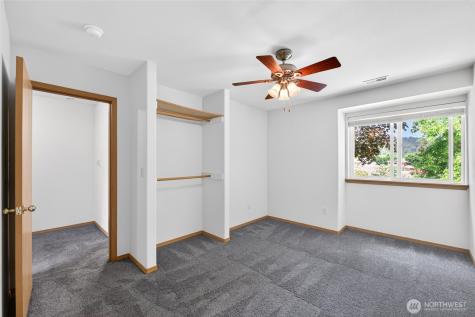 10907 62nd Street E Puyallup WA 98372