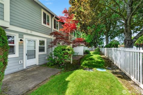 10907 62nd Street E Puyallup WA 98372