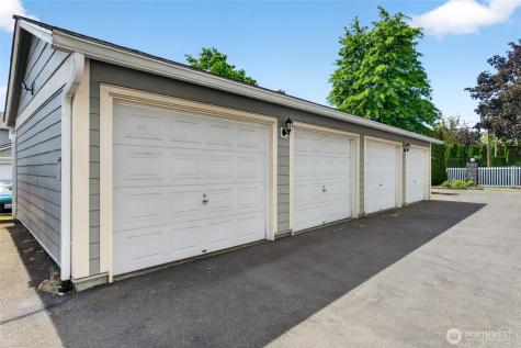 10907 62nd Street E Puyallup WA 98372