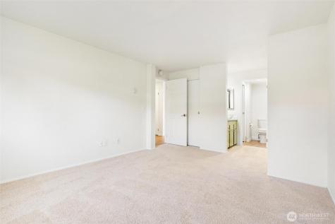 1315 S Puget Drive Renton WA 98055