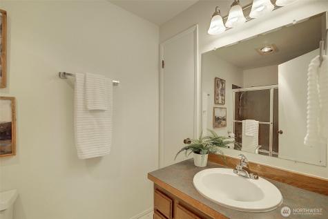 918 N 165th Street Shoreline WA 98133