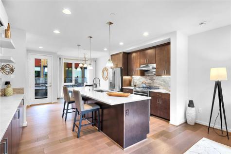 6546 32nd Avenue NE Seattle WA 98115