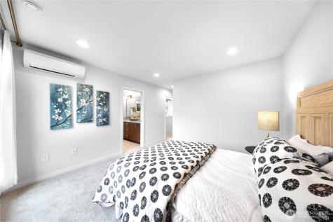 6546 32nd Avenue NE Seattle WA 98115