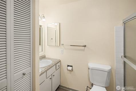 11008 NE 68th Street Kirkland WA 98033