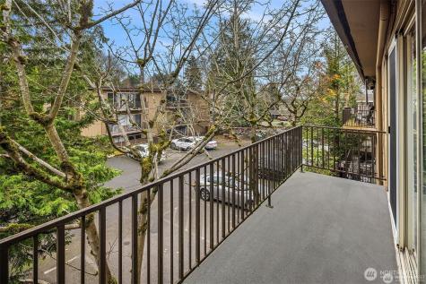 11008 NE 68th Street Kirkland WA 98033
