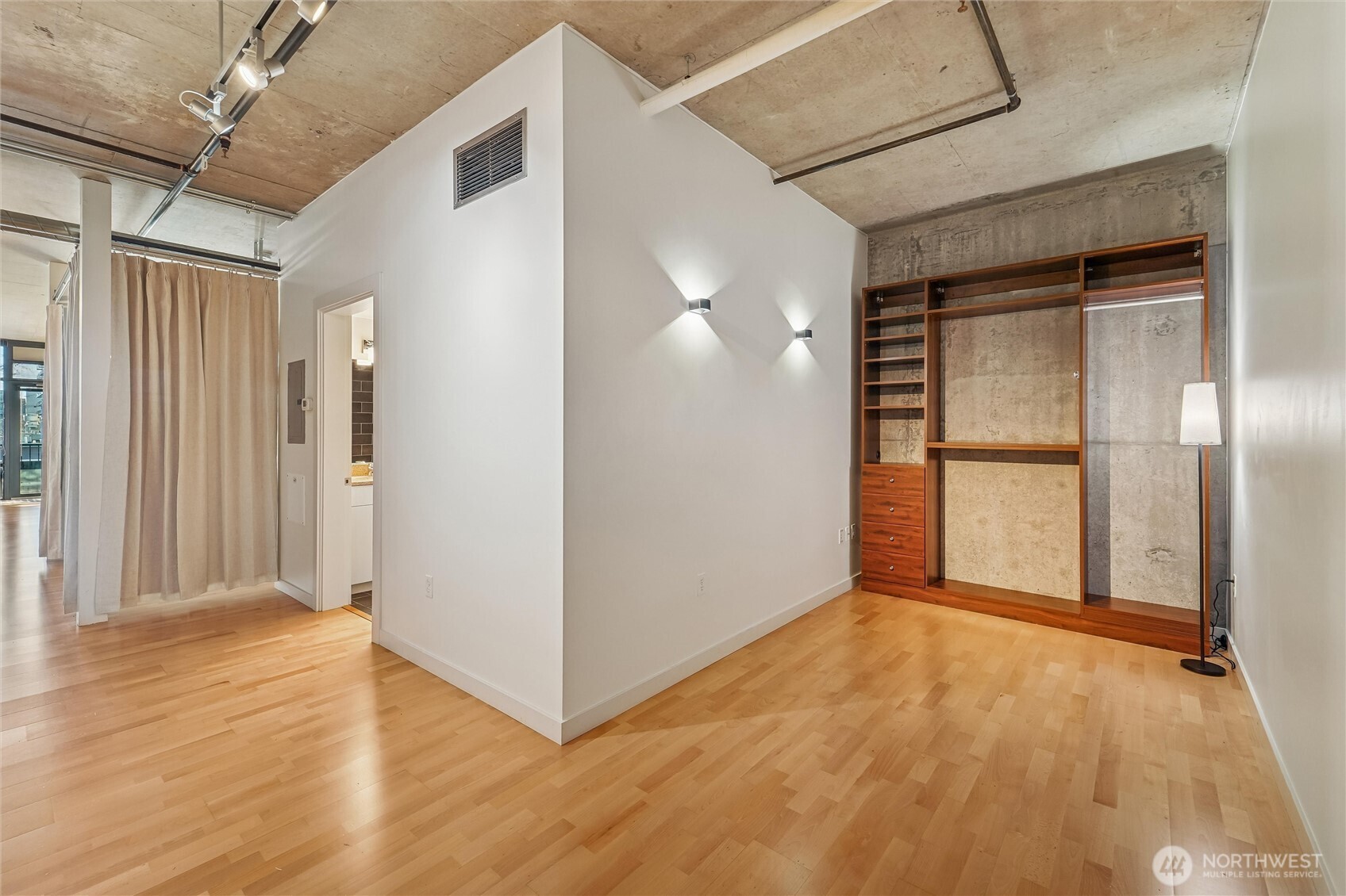 2720 3rd Avenue Seattle WA 98121